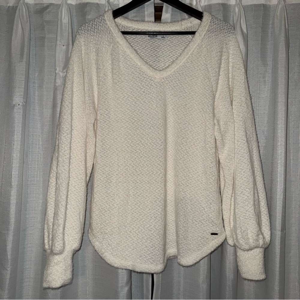Hollister Comfy Cloud Ivory Lightweight Sweater